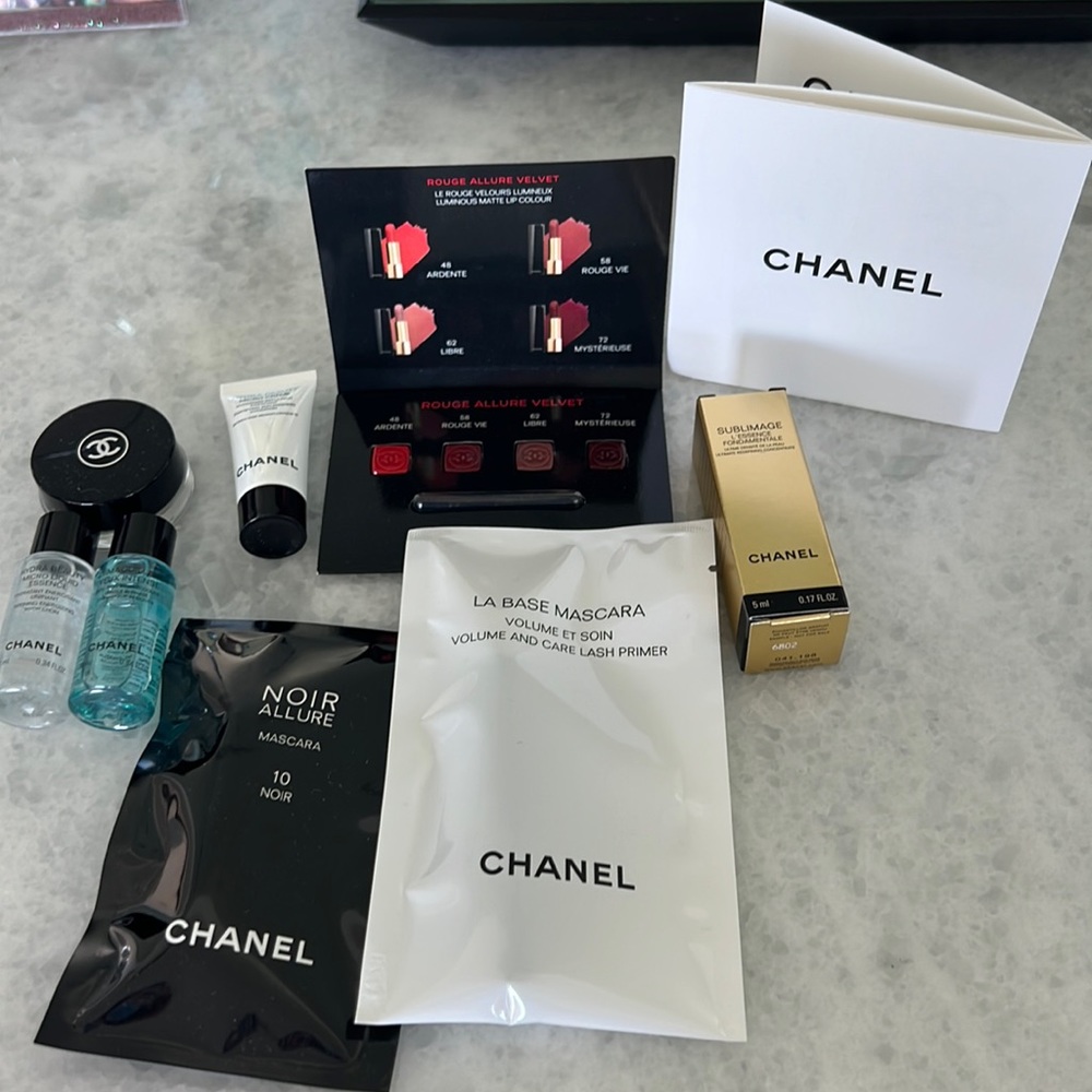 Chanel authentic eight piece fun pack. Great for travel. Brand new.